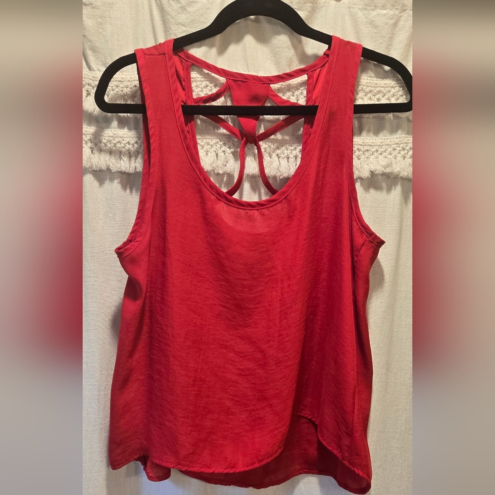 Wet Seal Vibrant Scoop Neck Flowy Red Tank Top With Strappy Back